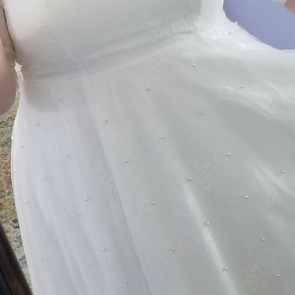 Wedding/grad/special occassion dress - Picture 3 of 3